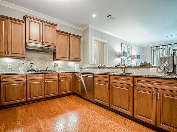 4th image of 351 Washington Ave #206