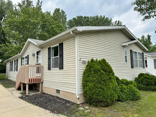 829 Savannah River Dr, Adrian, MI 49221