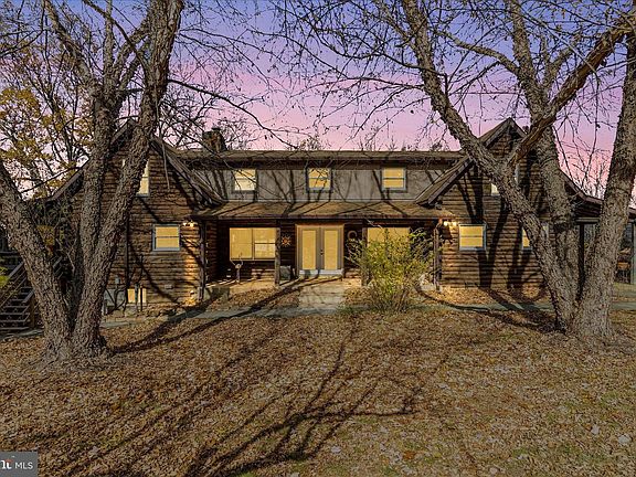 2nd image of 1402 Hoffmaster Rd