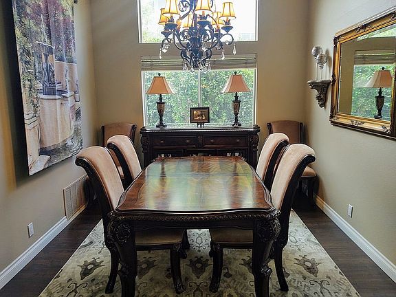 Formal Diningroom 