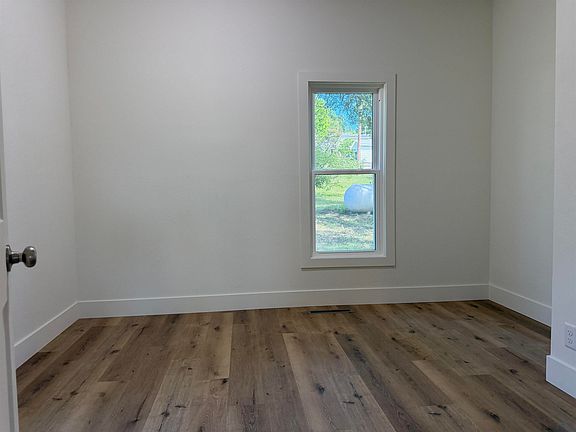 4th image of 304 Walnut St