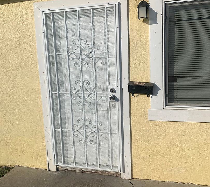1st image of 1695 Oliver St