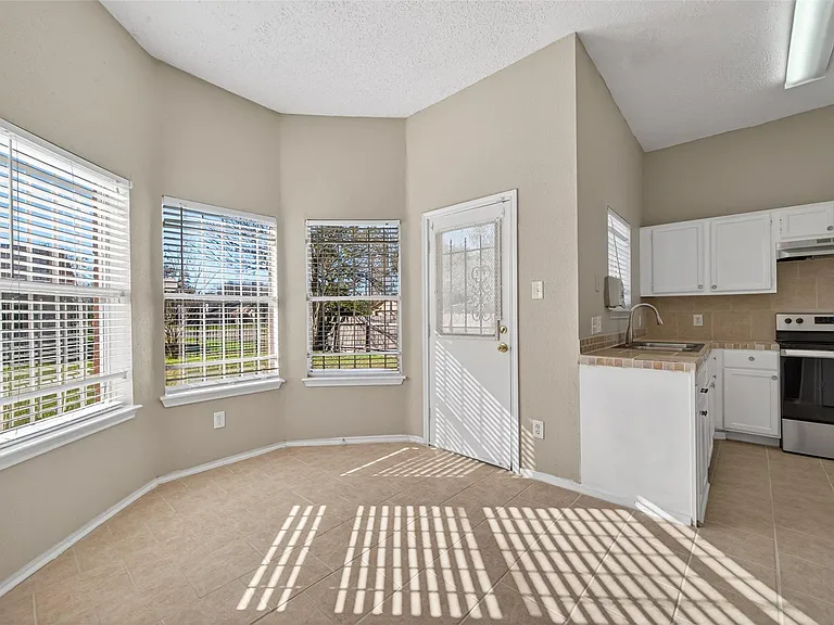 3479 Rockrill Dr — Photo 6
