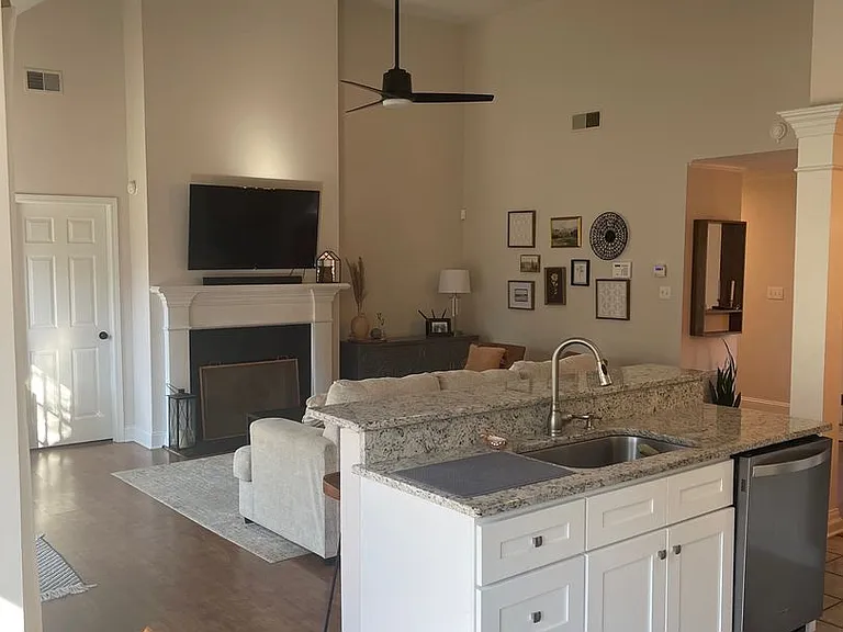 325 Malabar Way — Photo 12