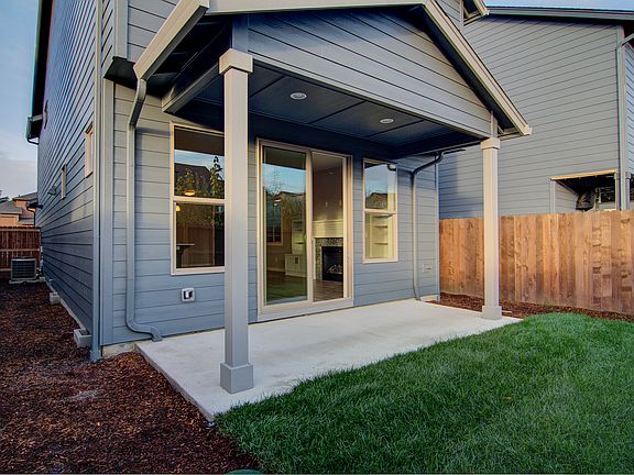 04 Covered Patioyard