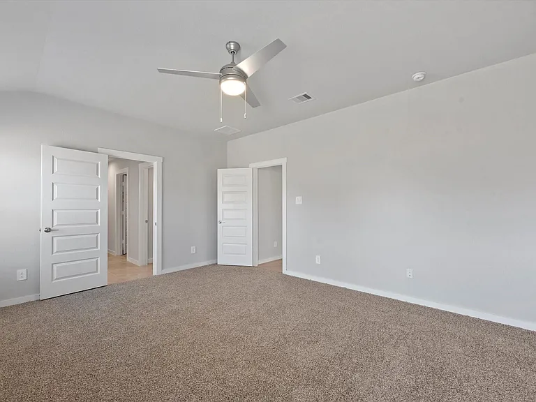 3335 Silverton Dr — Photo 17