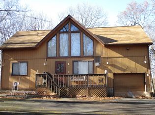 375 Mallard Ln, Bushkill, PA 18324