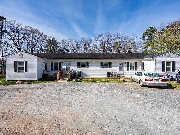 4th image of 801 Henry St #803