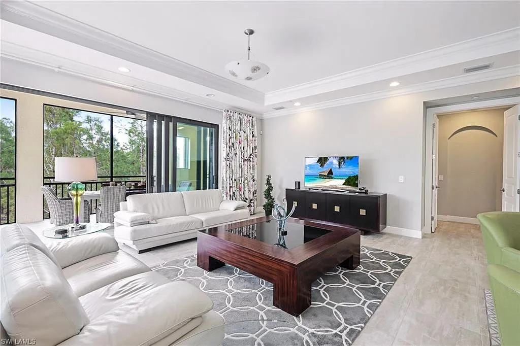 3 bed, 3.5 bath, 2930 sqft, $25,000 — Photo 4