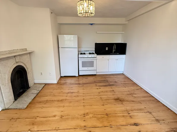 313 Essex St Unit 201, Salem, MA 01970