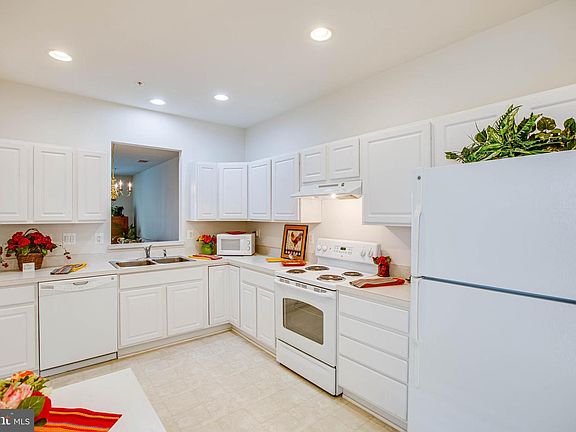 5th image of 35 Aspen Hill Dr Unit 52-3