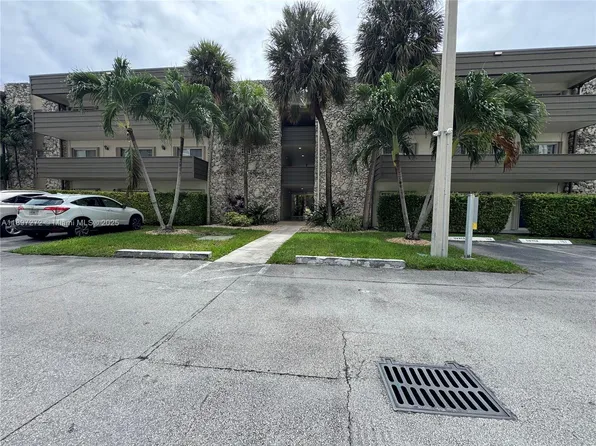 8315 SW 72nd Ave APT 101B, Miami, FL 33143
