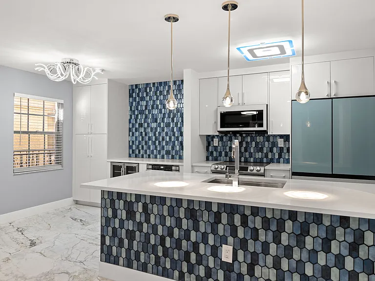 106 Alameda Ct #240 — Photo 4