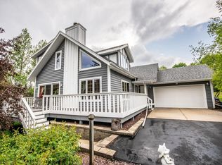 W4243 Valley View Ct, Fredonia, WI 53021