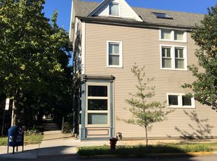 2901 N Racine Ave, Chicago, IL 60657