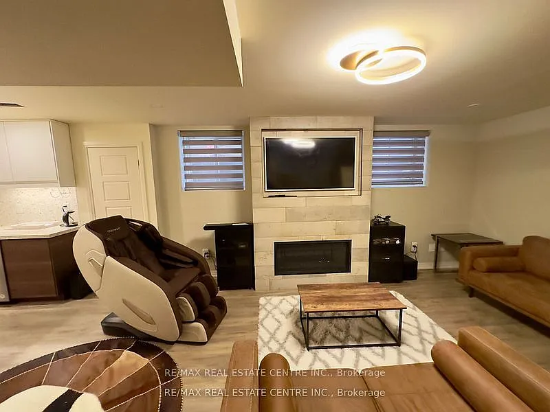 2 bed, $2,500 — Photo 2