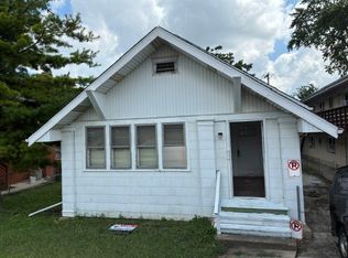 405 S Cass Ave SW, Westmont, IL 60559