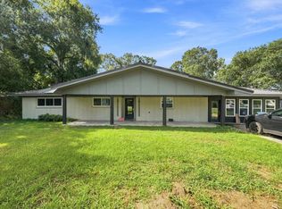 611 Ledoux St, Jennings, LA 70546