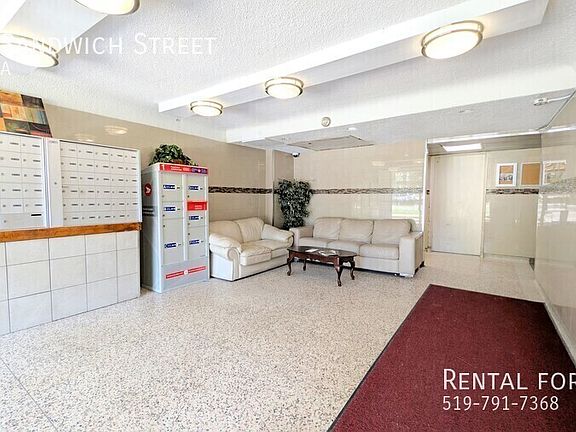 2nd image of 3015 Sandwich St