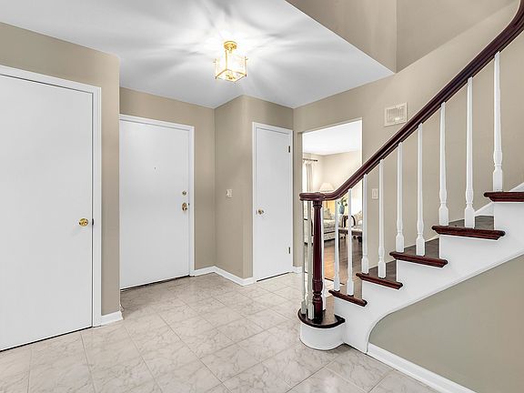 3rd image of 3032 White Pine Dr