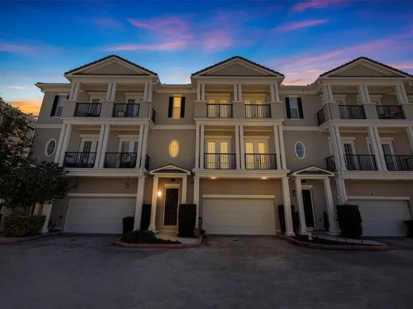 300 Newbury Pl N, Saint Petersburg, FL 33716