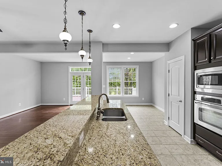 21268 Park Grove Ter — Photo 32