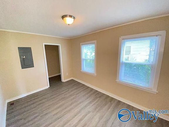 5th image of 4008 Cypress Ave SW