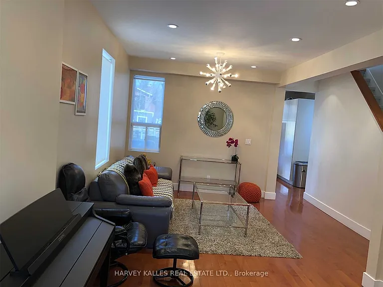 148 Roslin Ave — Photo 3