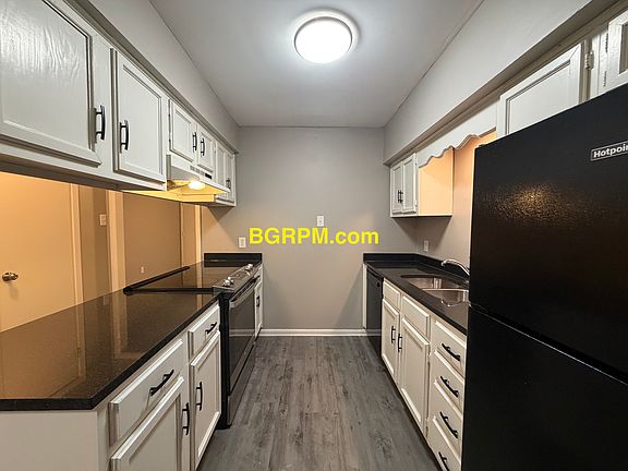 3rd image of 719 S Redmond Rd #13