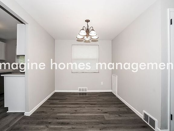 3rd image of 104 College Park Dr