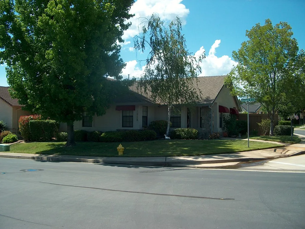 2 bedroom 2 bathroom for Rent in Redding CA — Photo 1