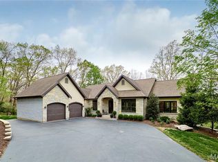 1275 Diamond Valley Dr, High Ridge, MO 63049