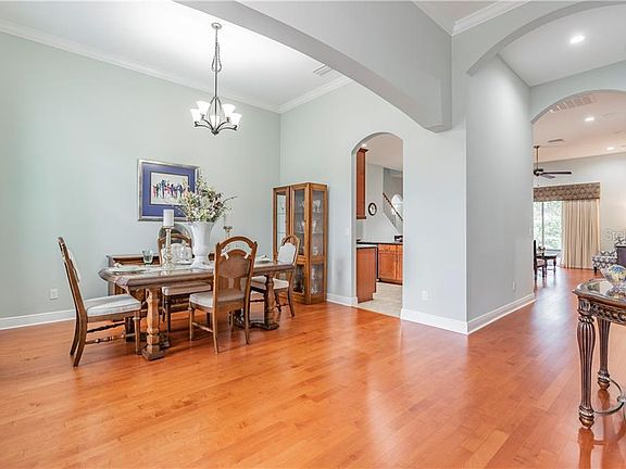 5th image of 32457 Silvercreek Way