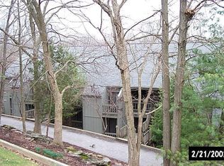 9026 S Pointe Ridge Ln, Bloomington, IN 47401