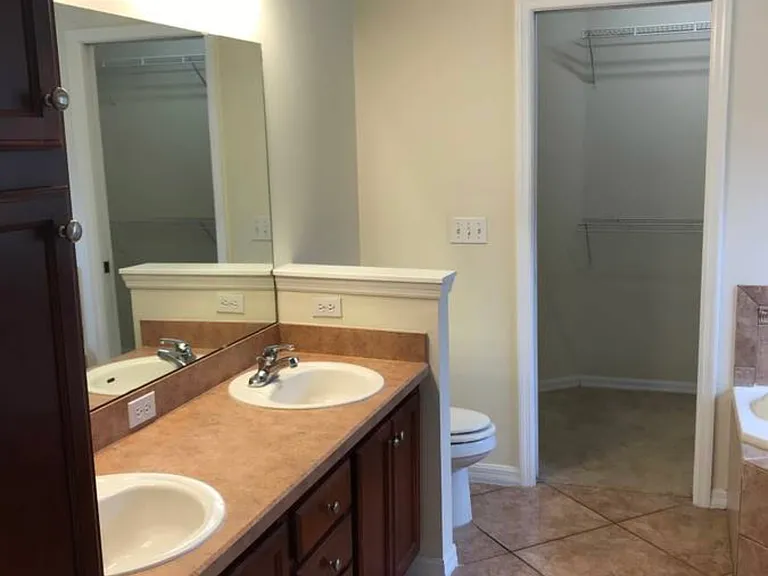 749 Knightsbridge Cir — Photo 11