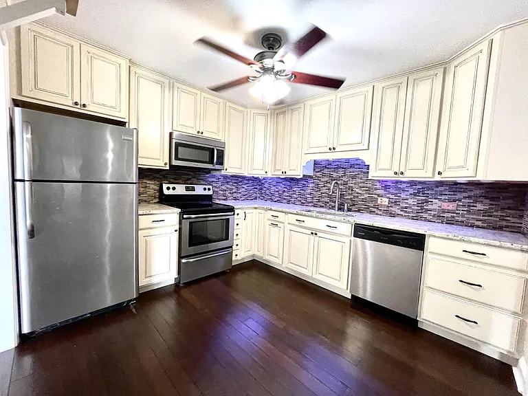 518 W Miner St #2G — Photo 3