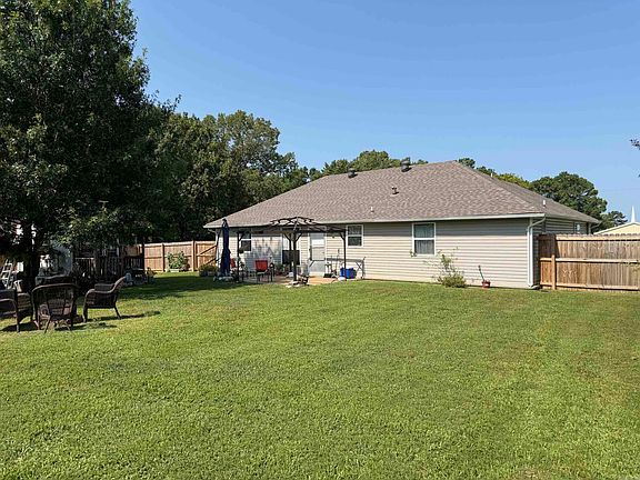 4th image of 409 Atoka Dr