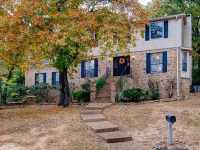 2 Poydras Dr, Little Rock, AR, 72211
