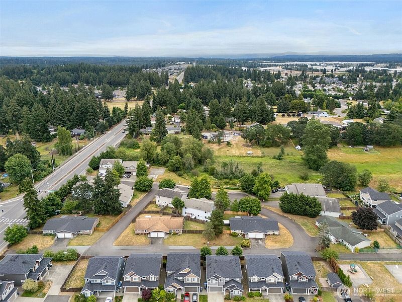 3rd image of 17620 17622 30th Avenue Ct E