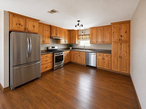 3rd image of 602 County Road 1331