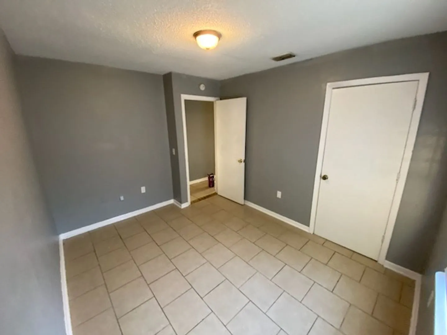 Three Bedroom Two Bath in the Combee Settlement area — Photo 4