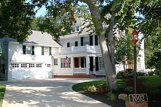 1st image of 1002 Parkside Dr