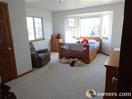 2nd Bedroom (Upstairs)