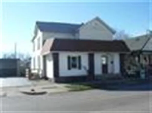 213 W 11th St, Connersville, IN 47331