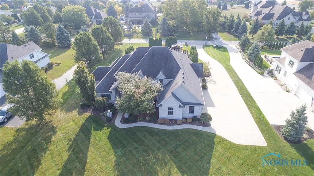 26346 W River Rd photo 1