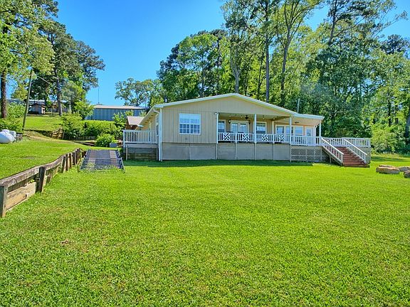 3rd image of 205 Gibbs Dr