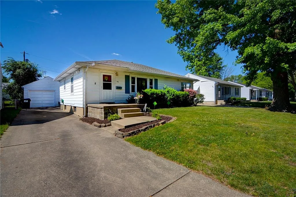 49 Maple Ct photo 1