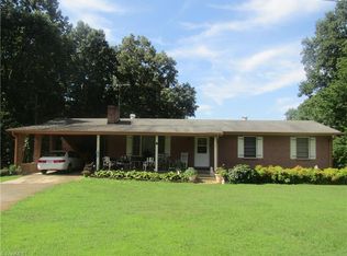 5137 Forbush Rd, East Bend, NC 27018