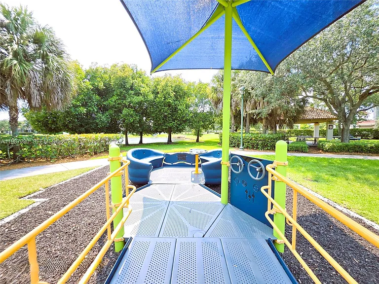 16404 Diamond Head Dr — Photo 59