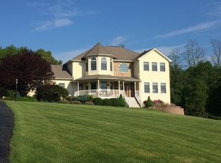 106 Denniston Dr, New Windsor, NY 12553